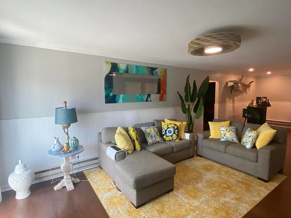 1382 Ocean Ave #B1