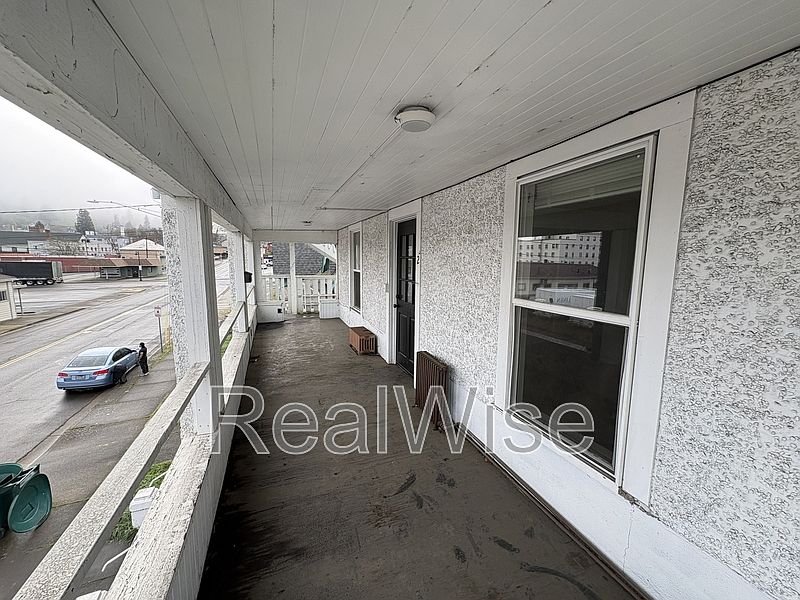 1st image of 605 SE Mosher Ave #2