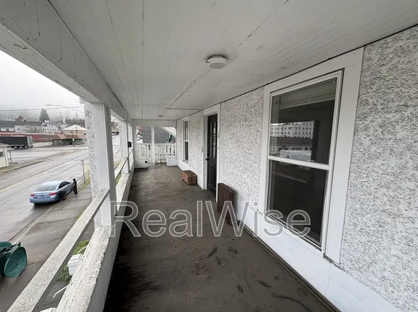 605 SE Mosher Ave #2, Roseburg, OR 97470