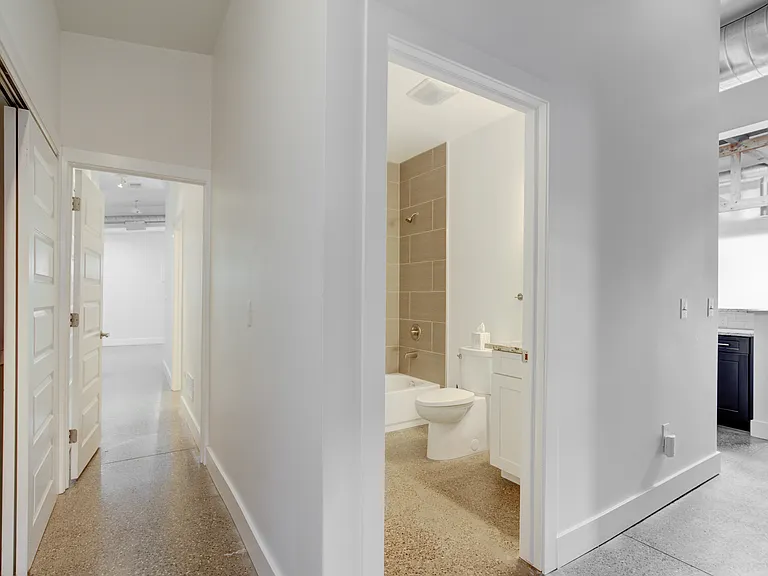 1300 Batavia Ave #2 — Photo 21