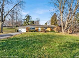 2330 Walton Blvd, Rochester Hills, MI 48309