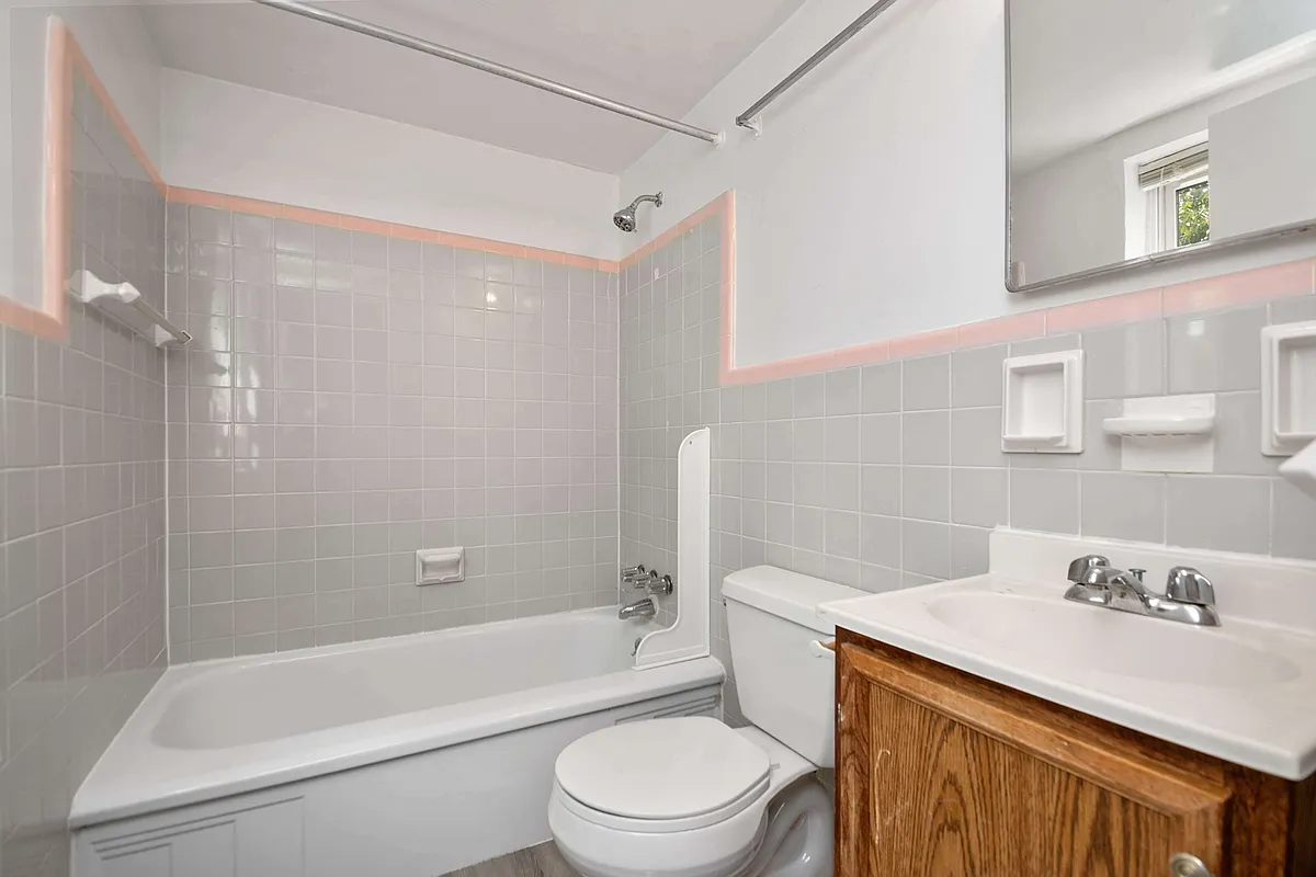 Bathroom - 618 Probasco St