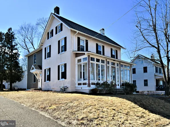 62 W Clymer Ave, Sellersville, PA 18960