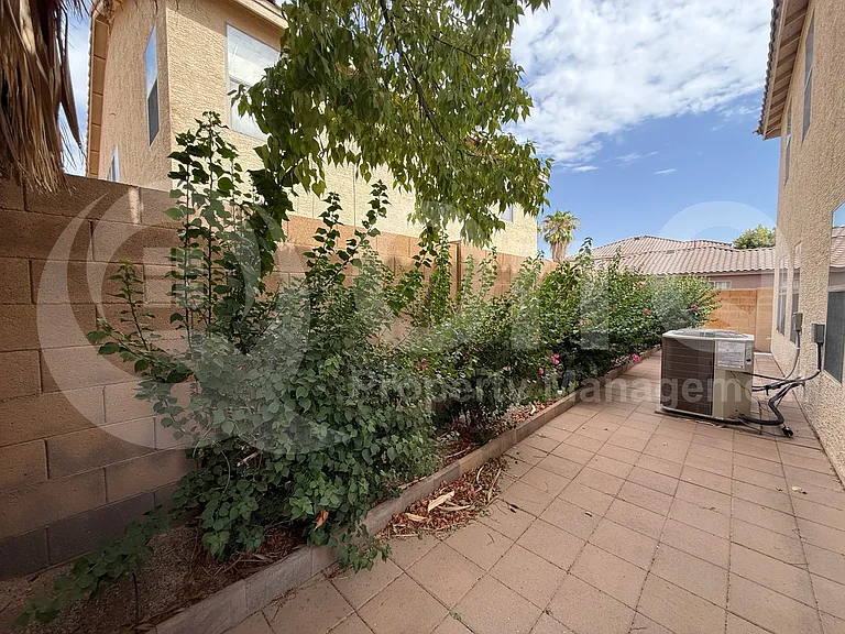 422 W Redwood Dr — Photo 27