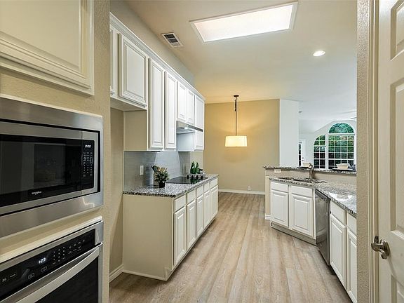 2nd image of 2457 Cimmaron Dr