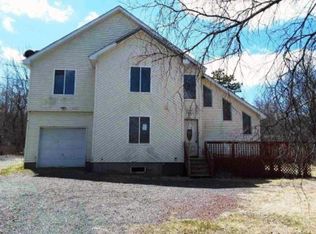 575 Scenic Dr, Albrightsville, PA 18210