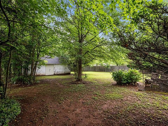 4th image of 113 Woodale Dr