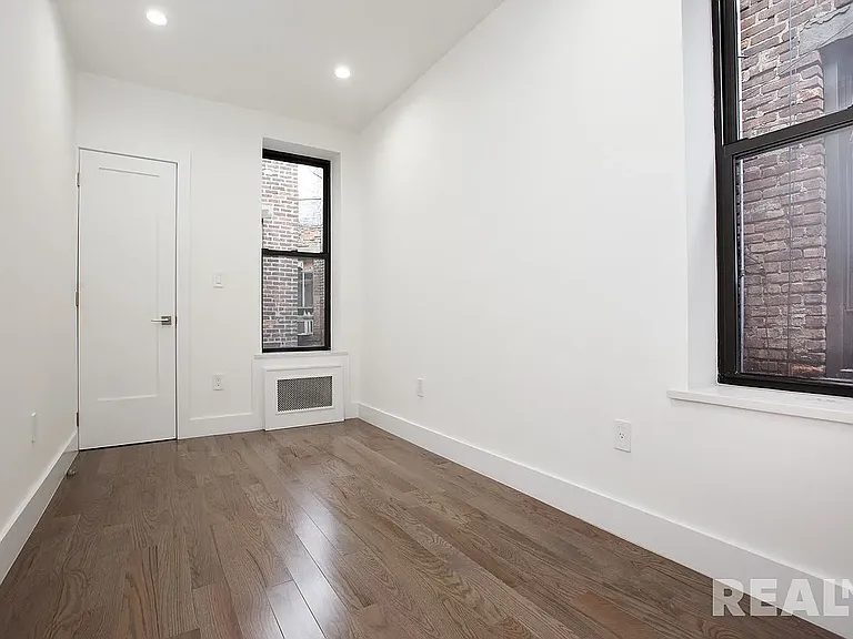 19 Eldridge St #20 — Photo 3