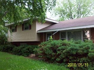 447 N Willow Wood Dr, Palatine, IL 60074