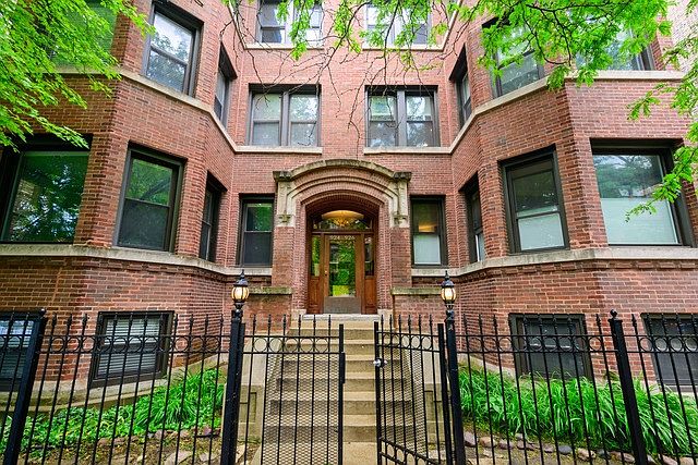 1st image of 926 W Margate Ter APT 1W