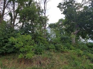 615 3rd St S, Coggon, IA 52218
