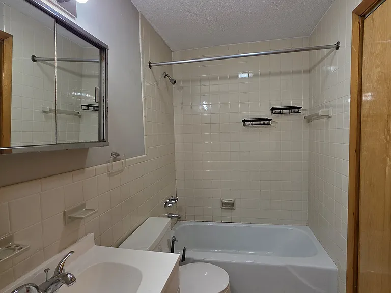17 Brown St #R2 — Photo 9