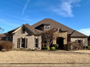 89 Rock Pointe Dr, Jackson, TN 38305