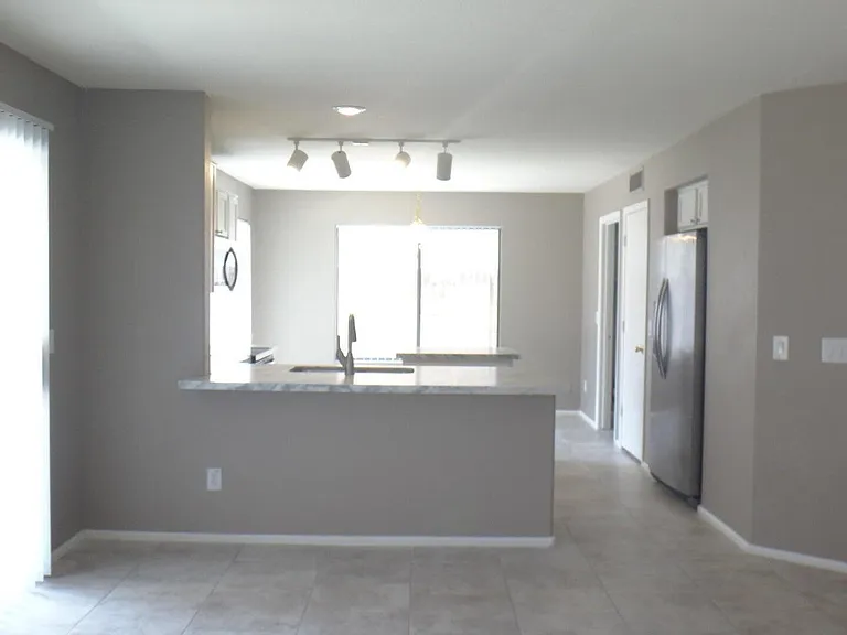 12525 W Reade Ave — Photo 9