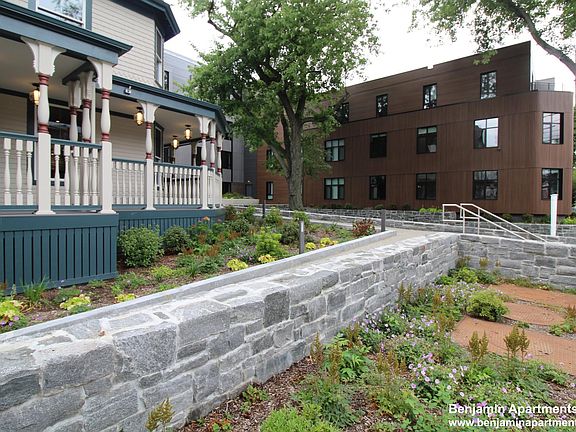 2nd image of 82-83 Gardner St #306