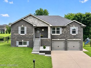 221 Paradigm Dr, Jefferson City, MO 65109