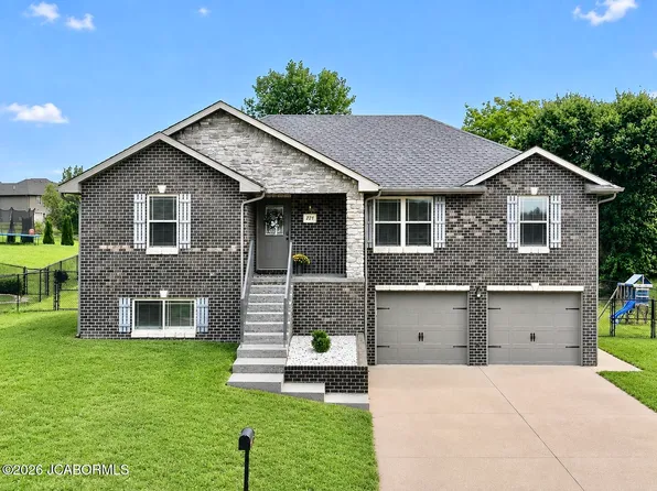 221 Paradigm Dr, Jefferson City, MO 65109