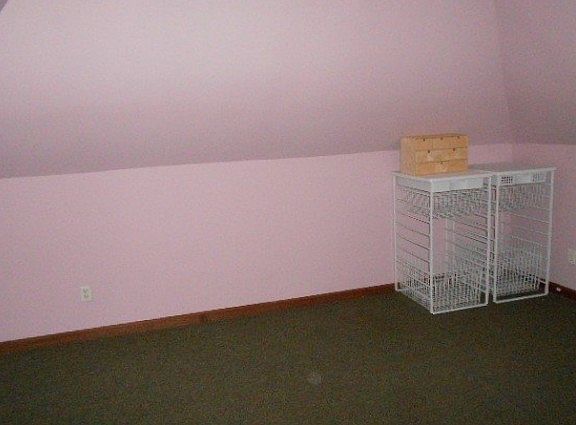 2nd image of 1521 E State St