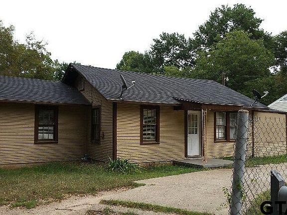 3rd image of 1118 Hutchings Blvd