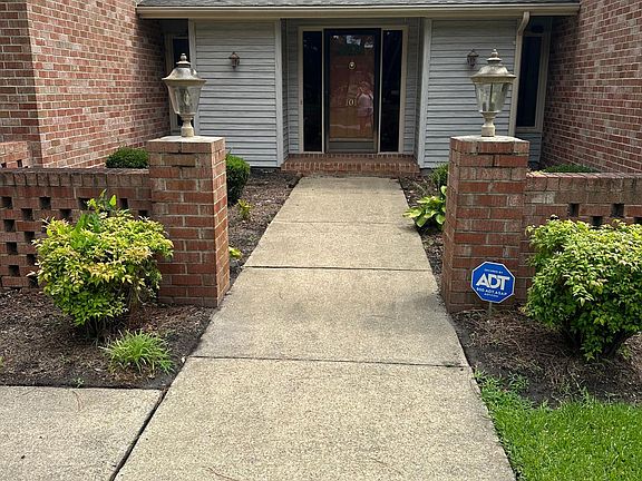 2nd image of 1544 Club House Rd