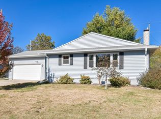 409 Debra Dr, Marshalltown, IA 50158