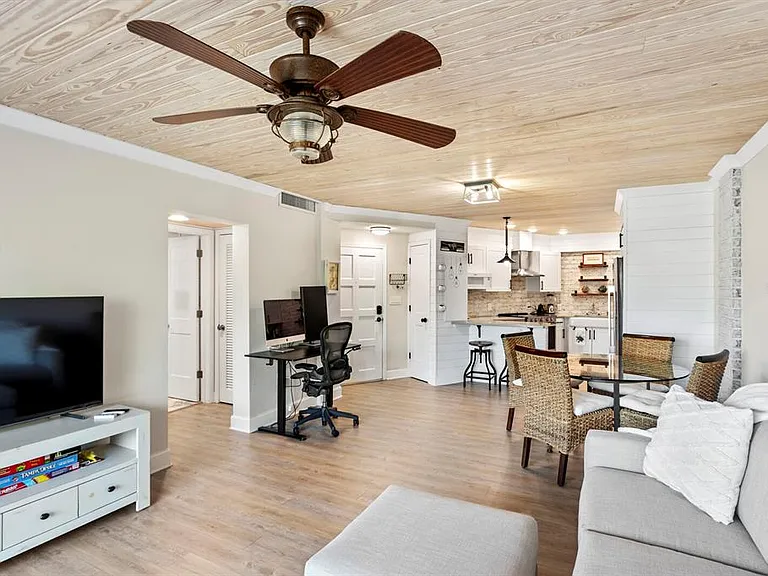 1200 N Shore Dr NE #313 — Photo 12