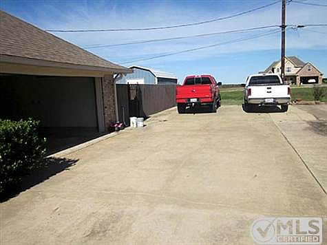 3rd image of 2405 Christi Ln