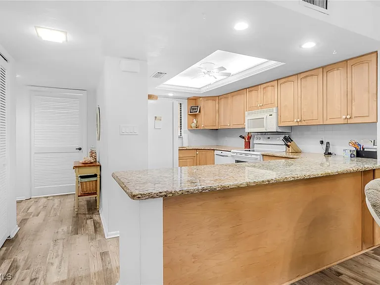4396 Bowsprit Ct #2E — Photo 17