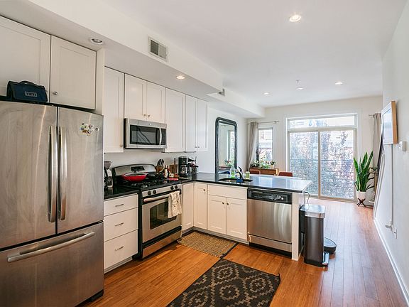4th image of 1834 Poplar St #2
