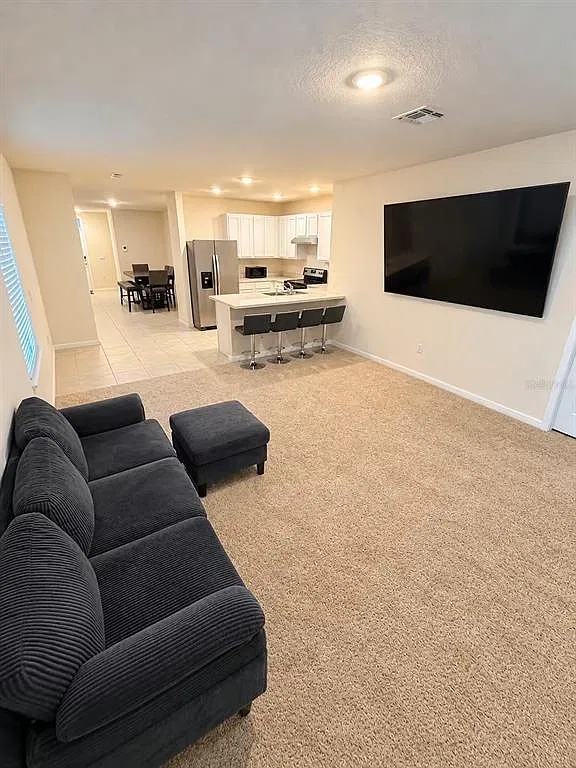 3 bed, 2.0 bath, 1529 sqft, $1,980 — Photo 2