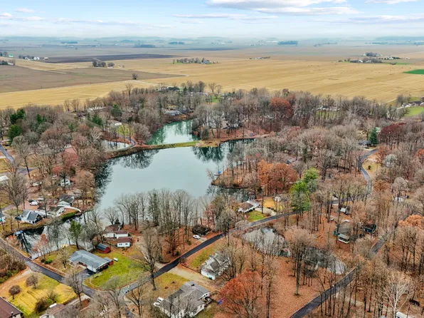 8615 N Briarwood Lake East Dr, Monrovia, IN 46157
