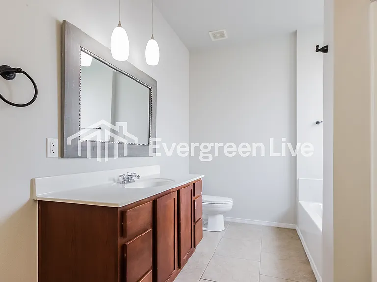 252 S Tamarind Cv — Photo 12