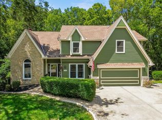 1008 N Woodridge Ln, Liberty, MO 64068