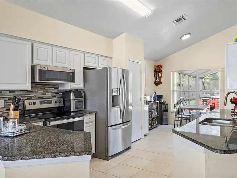 2629 Chatham Cir — Photo 5
