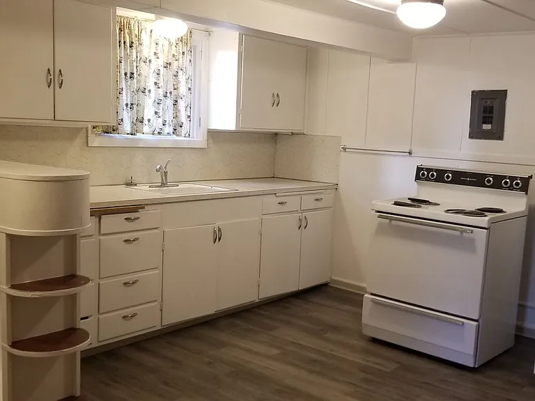 545 NE Oak St — Photo 25