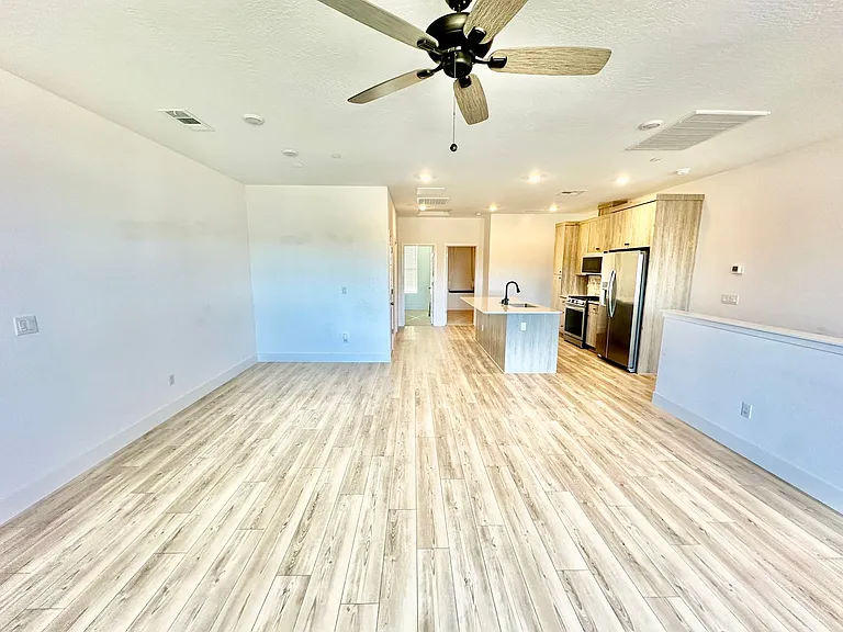 580 N Adler Ln — Photo 5
