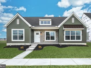 10 Grand Summit Dr, Annville, PA 17003