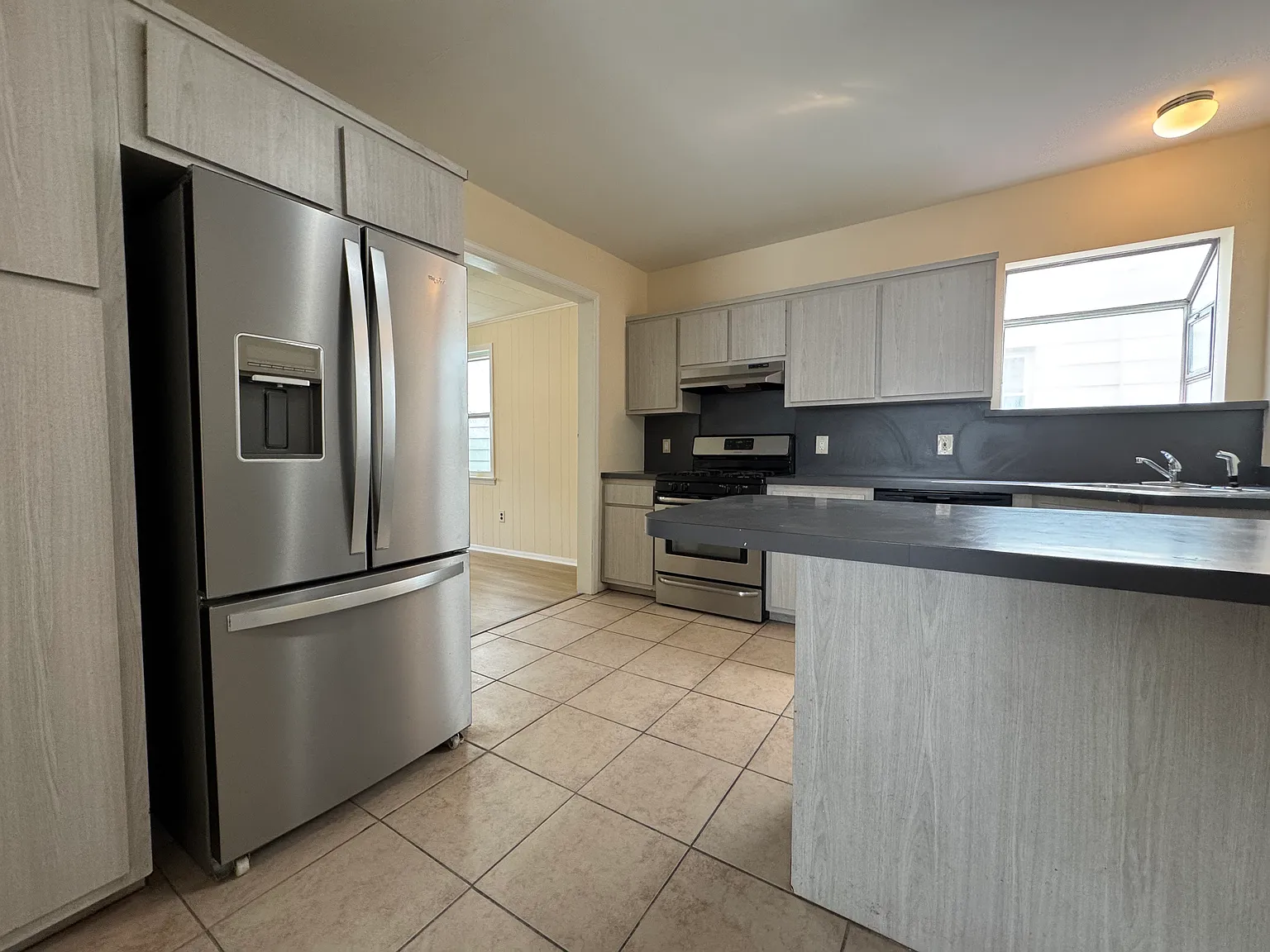 3 bed, $2,700 — Photo 4