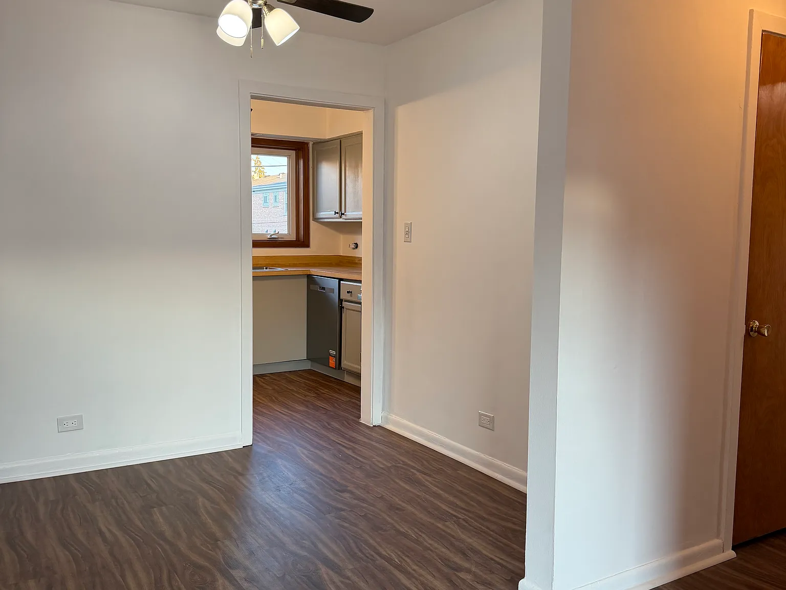 1 bed, 700 sqft, $1,600 — Photo 3