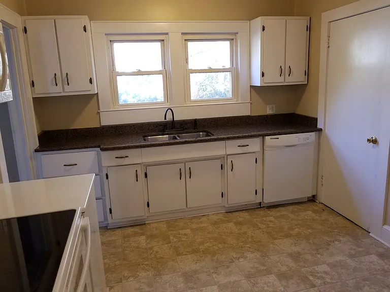 1117 W Northwood St — Photo 5