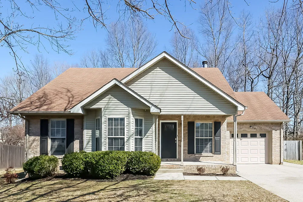 4 bed, 2.0 bath, 1549 sqft, $3,230 — Photo 1