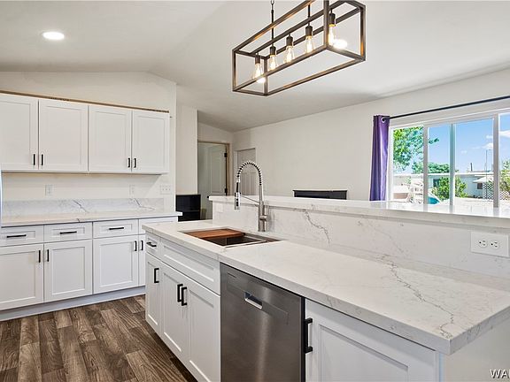 4th image of 1765 E Potter Avenue