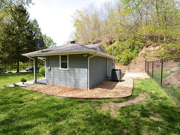 4th image of 295 Jayne Hill Cir