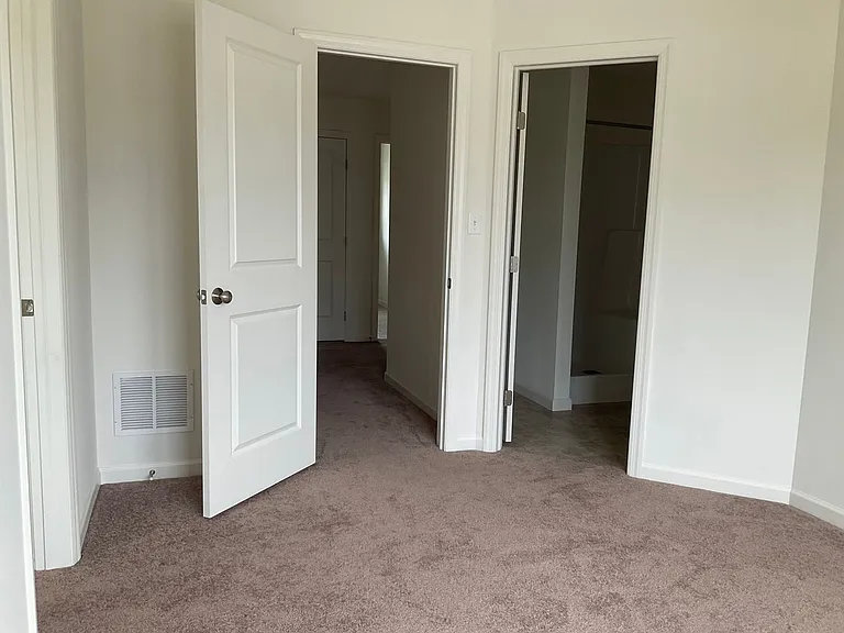301 Reserve Ln — Photo 13