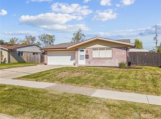 1605 Beaver Creek Ln, Dayton, OH 45429
