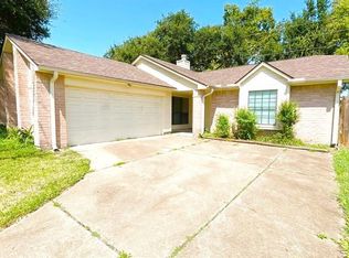 5534 Oak Falls Dr, Houston, TX 77066