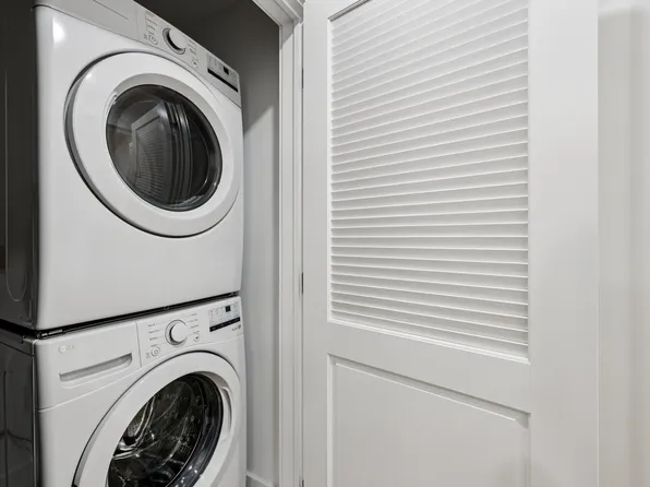 1003 Summit Avenue image 23 of 32