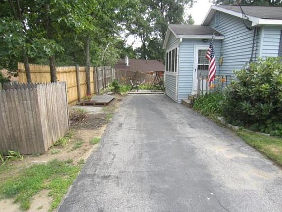 3rd image of 50 Saint James Ave