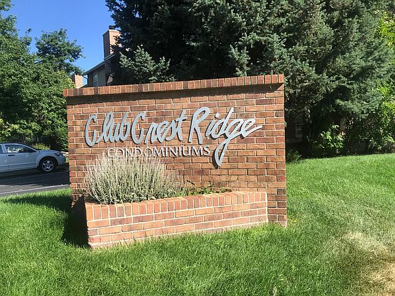 Club Crest Ridge Condos