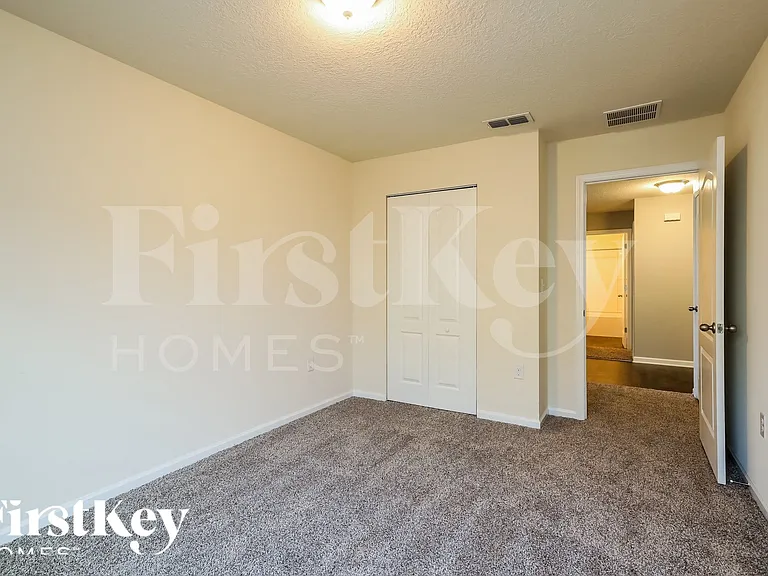 6919 Sandle Dr — Photo 11